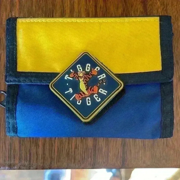 Vintage Tigger the tiger wallet by Disney. - Picture 1 of 5